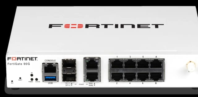 Fortinet FortiGate 90G - Aparato de seguridad - 2.5GbE, 5GbE, 10GbE - escritorio
